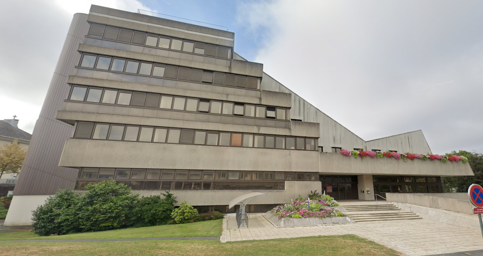 Agencement de l’Accueil GUICHET UNIQUE – Hôtel de ville (Cholet – 49)